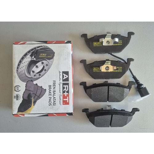 FREN BALATASI ON VW BORA (99-) GOLF IV (99-) BEETLE (99-) GOLF V JETTA (05-) AUDI A3 (99-) A3 (03-) A3 SPORTBACK (04-) A3 (00-03) SEAT LEON (99-05) (05-) TOLEDO II (99-) ALTEA (04-) SKODA OCTAVIA (00-) ON - IKAZ KABLOLU